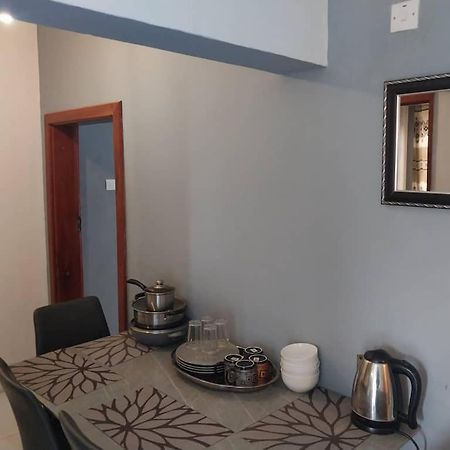Emmrose Apartments チンゴラ エクステリア 写真