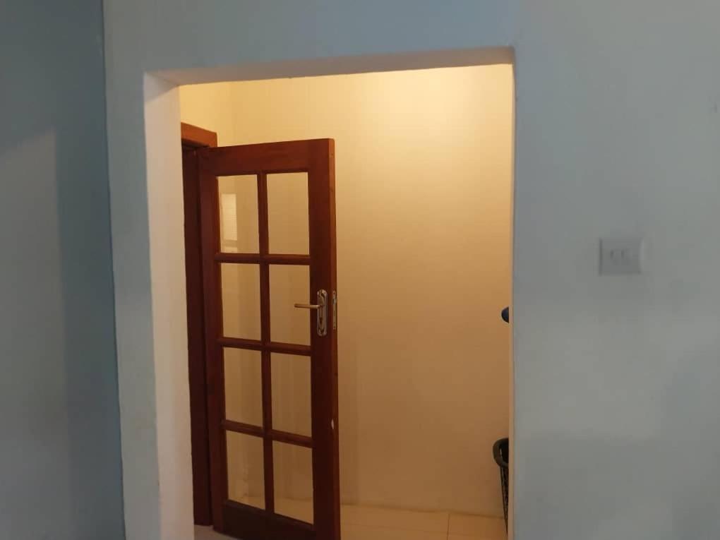 Emmrose Apartments チンゴラ エクステリア 写真
