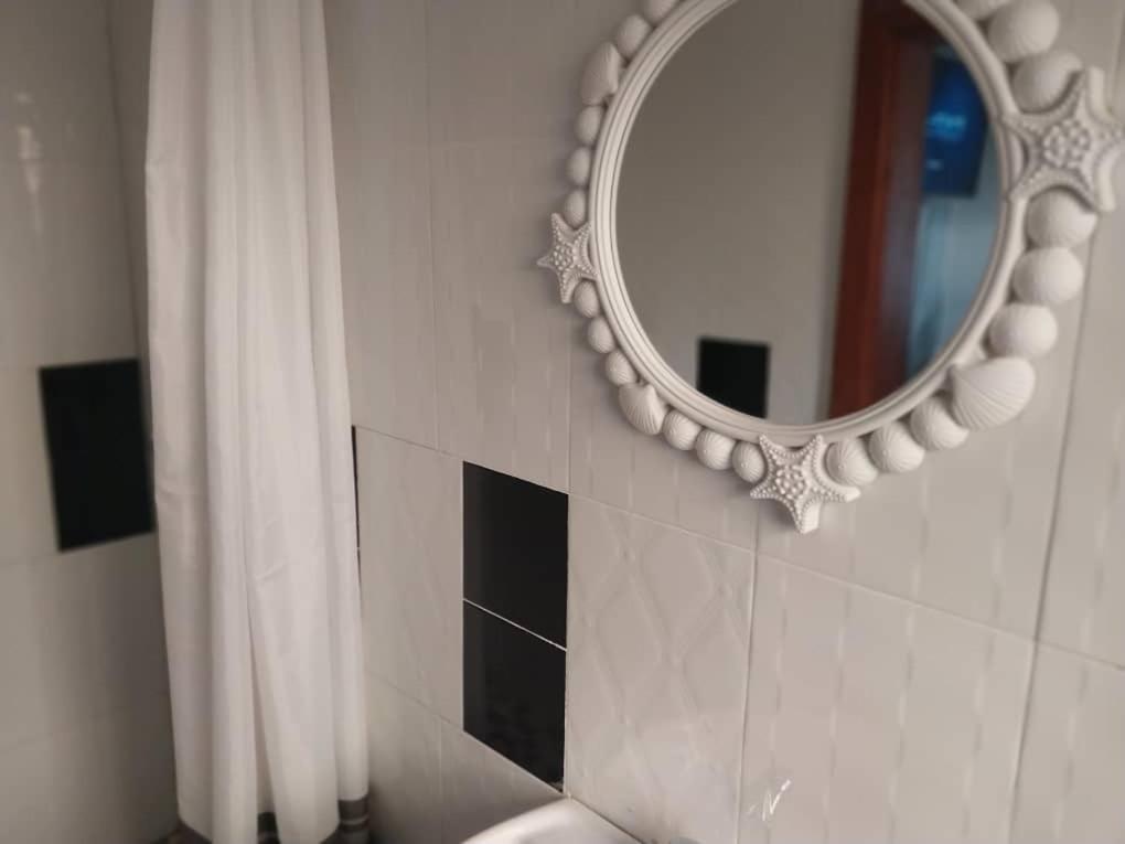 Emmrose Apartments チンゴラ エクステリア 写真